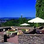Und Restaurant Burg Schnellenberg