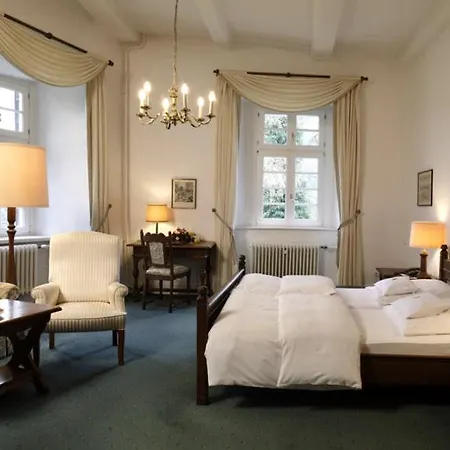 Und Restaurant Burg Schnellenberg Отель 4*