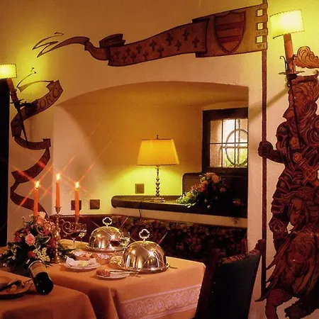 Und Restaurant Burg Schnellenberg 4*