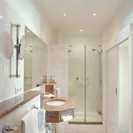 Und Restaurant Burg Schnellenberg Hotel