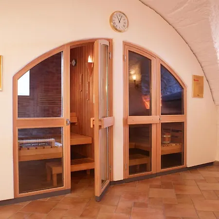 Und Restaurant Burg Schnellenberg Отель