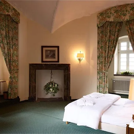 Und Restaurant Burg Schnellenberg