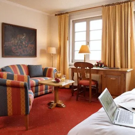 Отель Und Restaurant Burg Schnellenberg 4*