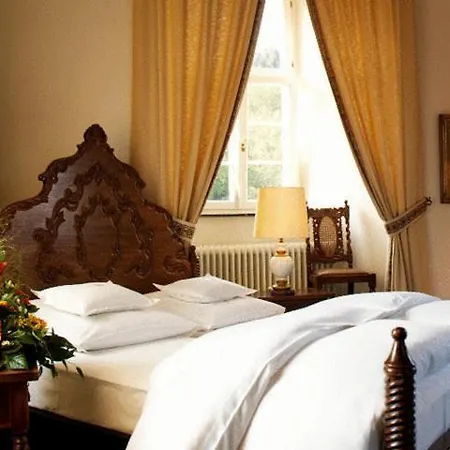 Отель Und Restaurant Burg Schnellenberg 4*