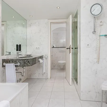 Hotel Und Restaurant Burg Schnellenberg