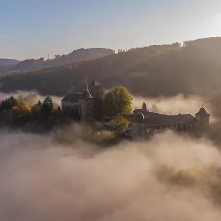 Und Restaurant Burg Schnellenberg 4*