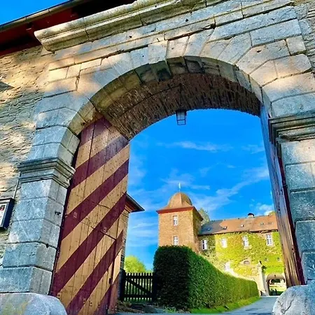 Отель Und Restaurant Burg Schnellenberg