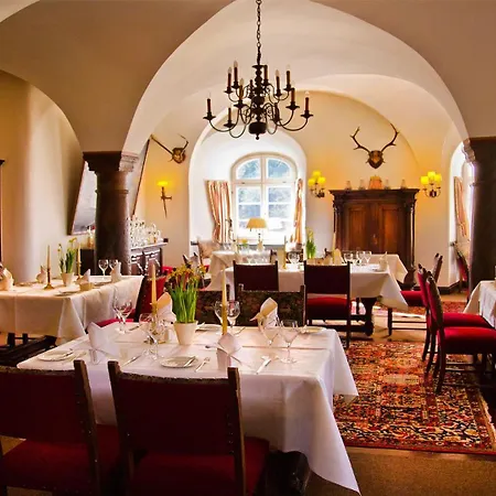 Und Restaurant Burg Schnellenberg