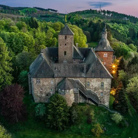 Und Restaurant Burg Schnellenberg