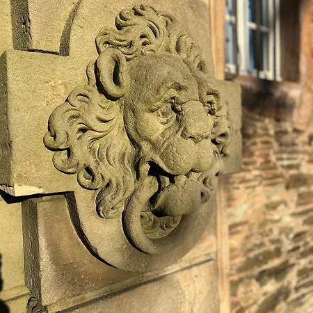 Hotel Und Restaurant Burg Schnellenberg 4*