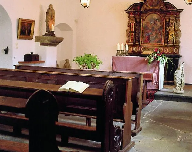 فندق Und Restaurant Burg Schnellenberg 4*