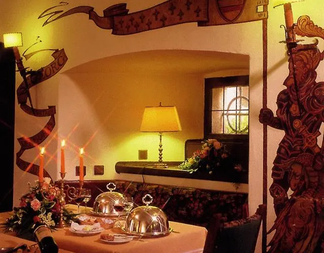 Und Restaurant Burg Schnellenberg 4*