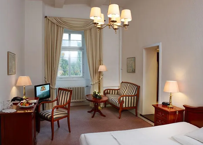 Hotel Und Restaurant Burg Schnellenberg 4*