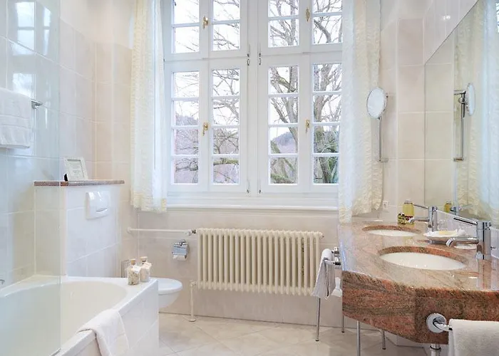 Hotel Und Restaurant Burg Schnellenberg