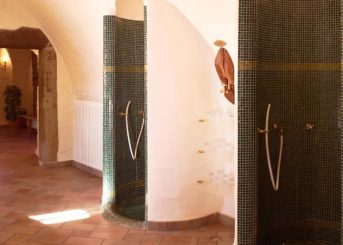 فندق Und Restaurant Burg Schnellenberg