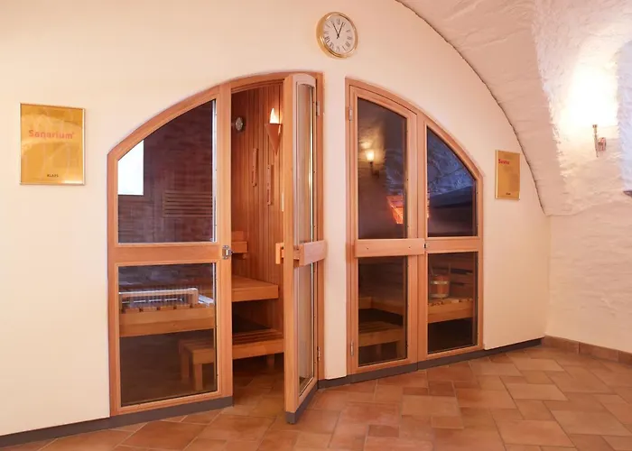 Und Restaurant Burg Schnellenberg فندق