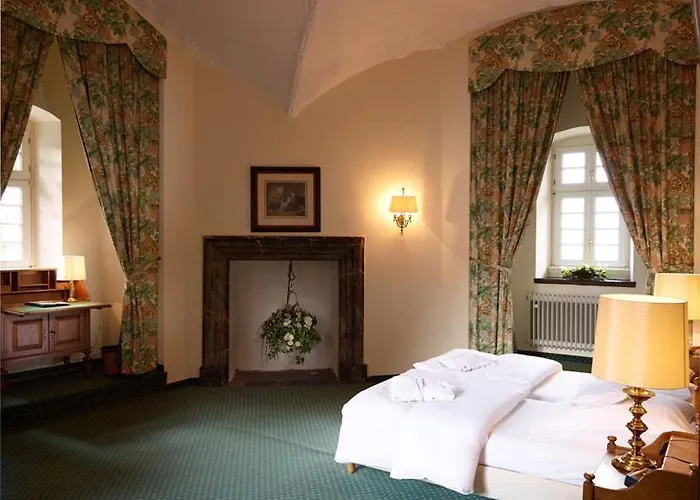 Und Restaurant Burg Schnellenberg