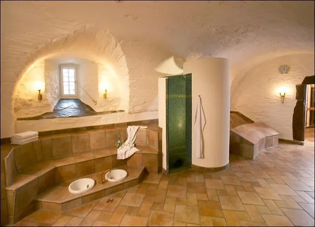 Und Restaurant Burg Schnellenberg فندق