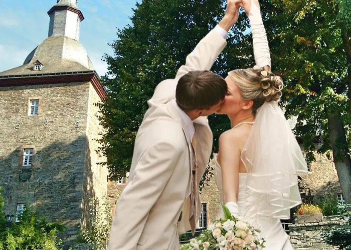 Hotel Und Restaurant Burg Schnellenberg 4*