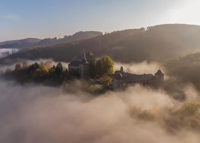 Und Restaurant Burg Schnellenberg 4*