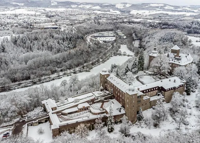 Und Restaurant Burg Schnellenberg فندق 4*