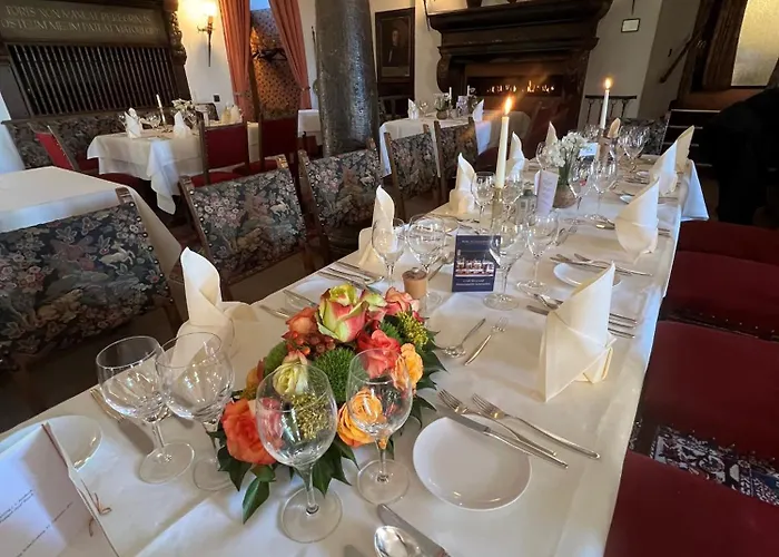 Und Restaurant Burg Schnellenberg 4*