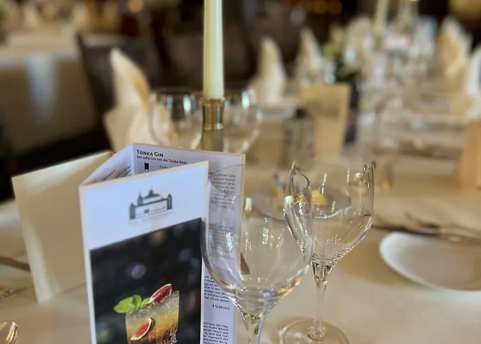 Und Restaurant Burg Schnellenberg 4* آتندورن