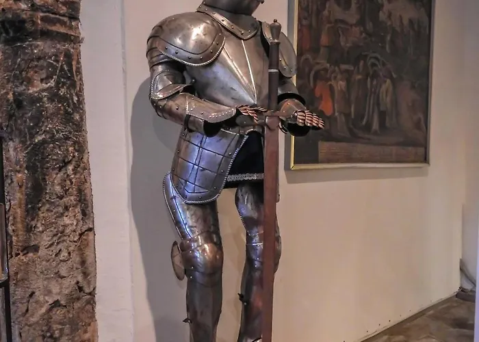 فندق Und Restaurant Burg Schnellenberg 4*