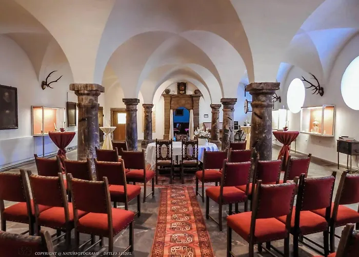 Und Restaurant Burg Schnellenberg 4*